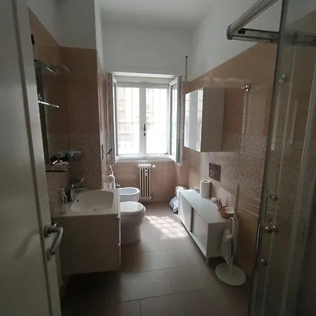 Apartment Comfy In Near Metro Rome